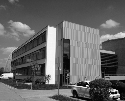 Portfolio IEP: Grundlegende Sanierung der Gebäude des Instituts für Radiochemie der TUM - schwarz-weiß